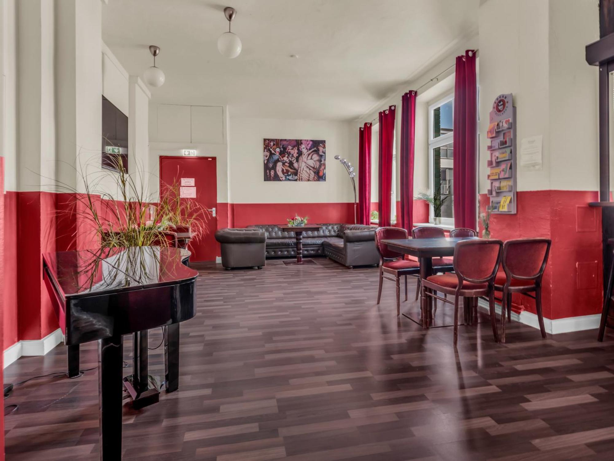Ballhaus Berlin Hostel — Bilder 1
